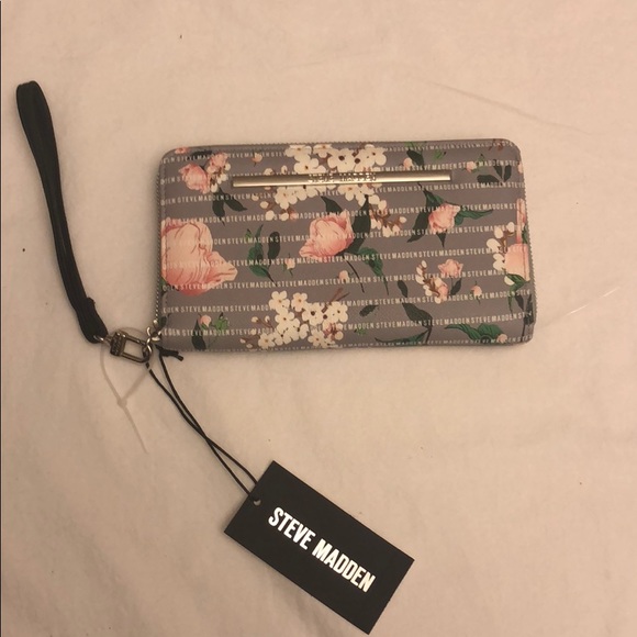 Steve Madden Handbags - Steve Madden Floral Wristlet-Next Day Shipping